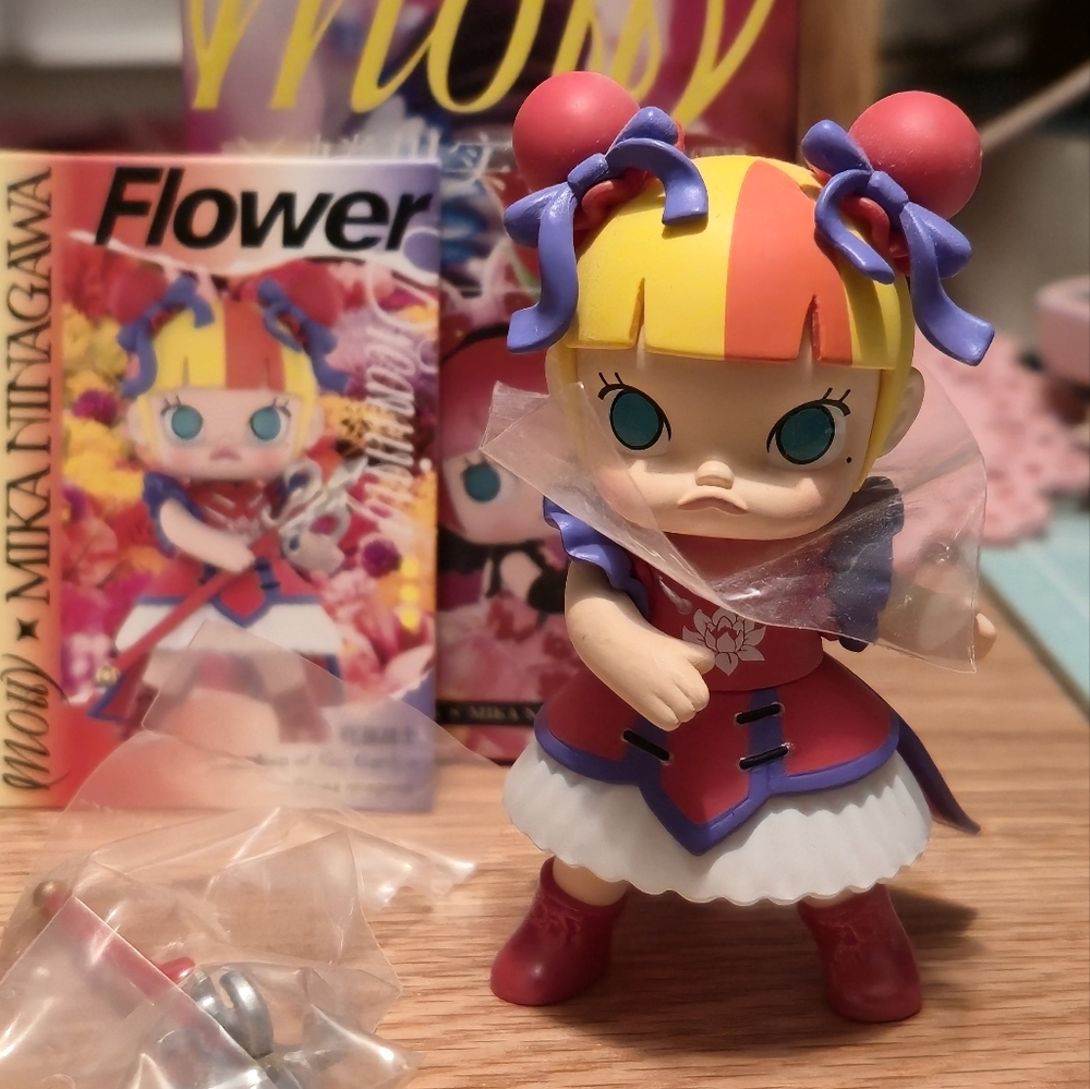 Pop Mart Molly x Mika Ninagawa "Flower, Momentary Illusion"